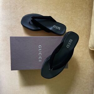 Y2K Gucci Black Velvet Platform Sandals